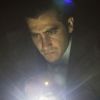 Jake Gyllenhaal met zaklamp in Prisoners