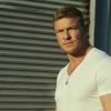 Een foto van Alan Ritchson in Reacher