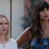 Een foto van Jameela Jamil en Kristen Bell in The Good Place.