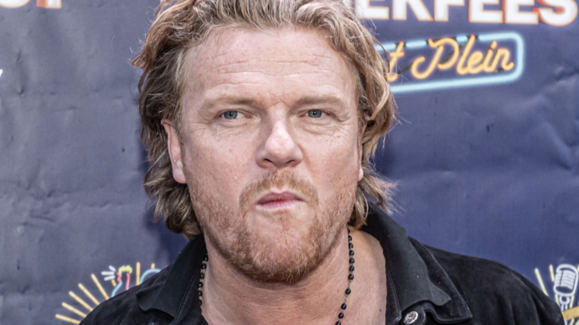 Zanger en acteur Bastiaan Ragas in het ziekenhuis na ongeluk: 'Tellen