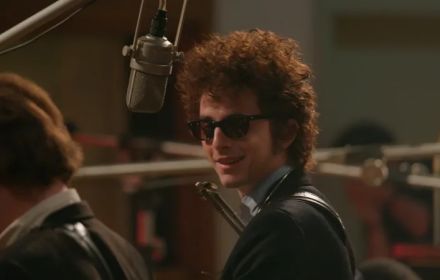 Still uit 'A Complete Unknown'