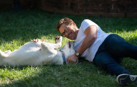 Een foto van Rob Lowe in Dog Gone.