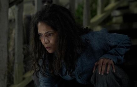 Een foto van Halle Berry in Never Let Go