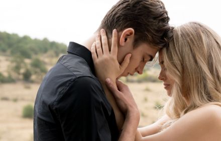 Josephine Langford en Hero Fiennes Tiffin in After Ever Happy