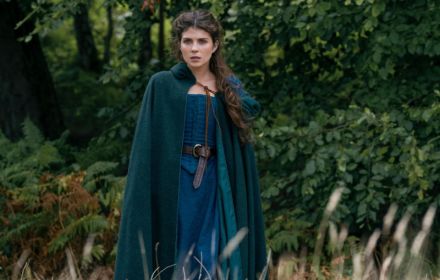 Een foto van Emily Bader in My Lady jane