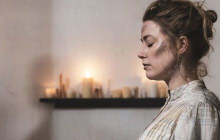 Amber Heard in een afbeelding van In The Fire.