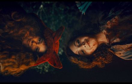 Een still uit de trailer voor 'There's Something Wrong with the Children'