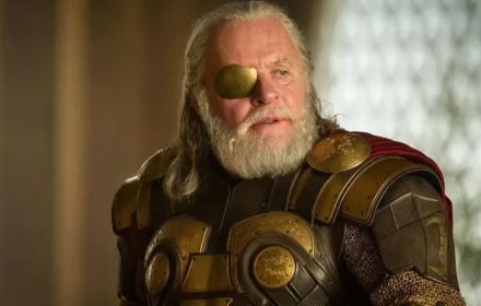 Een foto van Anthony Hopkins als Odin.