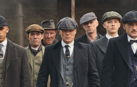 Een foto van een deel van de cast van Peaky Blinders.