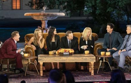 De cast van Friends tijdens de speciale reünie. 