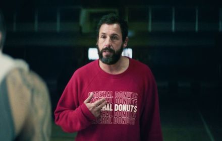 Een foto van Adam Sandler in Hustle.