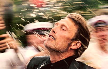 Mads Mikkelsen in scene Another Round