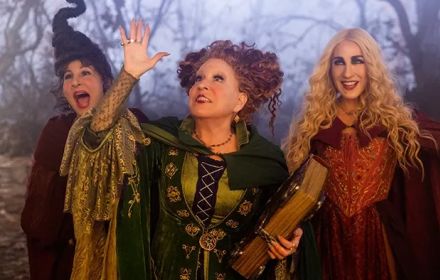 De drie heksen in de trailer voor Hocus Pocus 2.