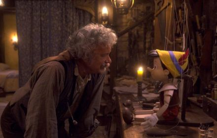 Tom Hanks als Gepetto in de trailer voor Pinocchio.