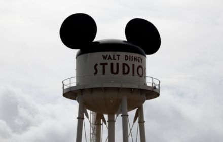 Disney logo op watertank