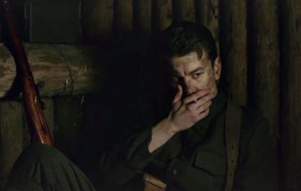 Aris Julian als Mark in de korte film Represailles.