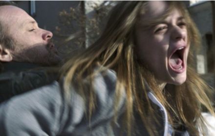 Eerste stills en plotdetails horrorfilms Amazon en Blumhouse onthuld