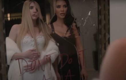 Een still uit de trailer voor American Horror Story: Delicate