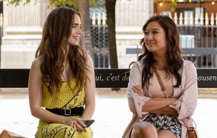 Een foto van Ashley Park en Lilly Collins