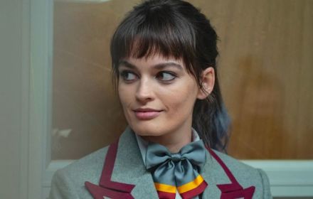 Emma Mackey als Maeve in Sex Education.