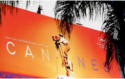 Cannes op grote banner