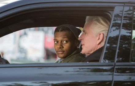 Still uit 'Foster Boy'