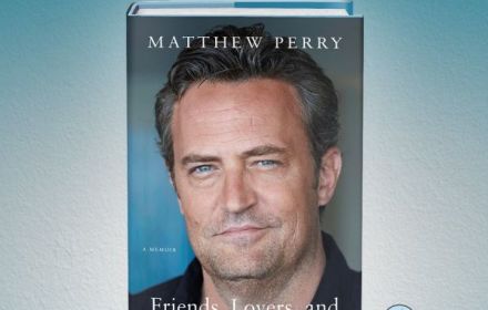 De cover van de autobiografie van Matthew Perry.