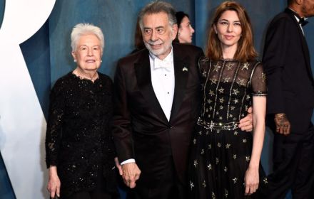 Een foto van Eleanor Coppola, haar man en haar dochter