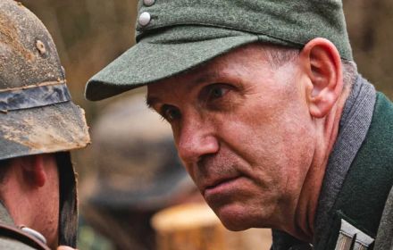 Still uit 'Grenzeloos Verraad'