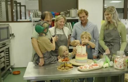 Mercedes Roggen (rechts)