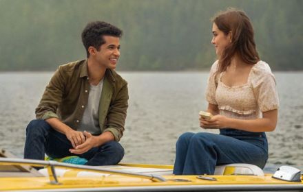 Still uit 'Hello, Goodbye and Everything in Between'