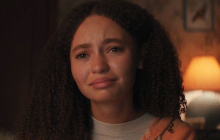 Still uit 'Suncoast'