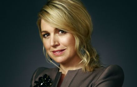 Vandaag zijn de eerste beelden naar buiten gebracht van de aankomende biopic over het leven van koningin Máxima.