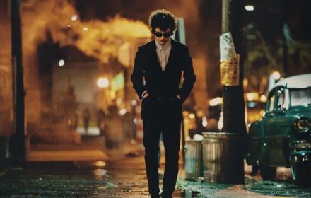 Still uit 'A Complete Unknown'