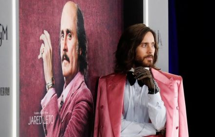 Jared Leto voor een poster van zijn personage in House of Gucci.