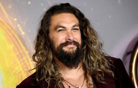 Een foto van Jason Momoa.