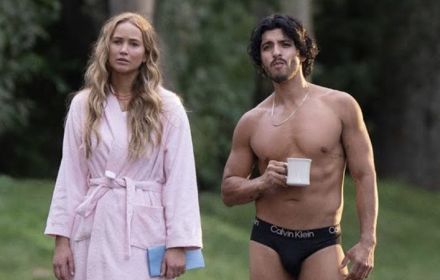 Een still uit No Hard Feelings.