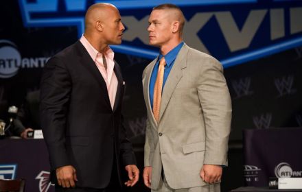 Een foto van The Rock en John Cena.