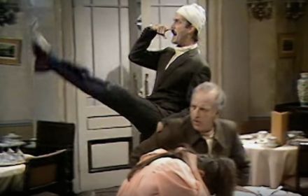 John en dochter Camilla Cleese als vader en dochter in nieuwe Fawlty Towers