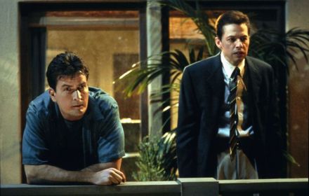 Een foto van Charlie Sheen en Jon Cryer