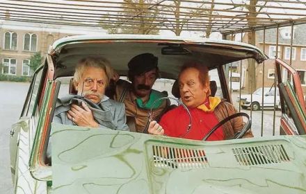 Een foto van B2, Vlugge Japie en De Baron in Bassie en Adriaan.