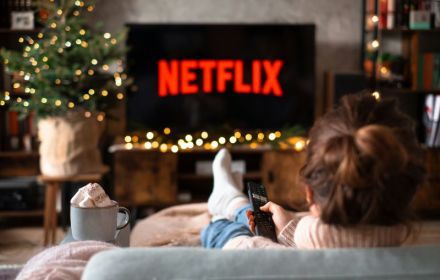 'netflix movie night home'