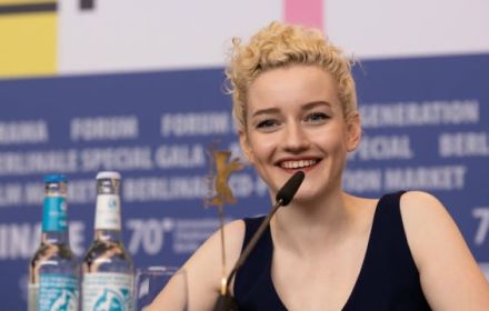 Julia Garner