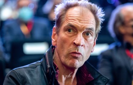 Julian Sands