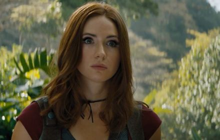 Karen Gillen in Dual