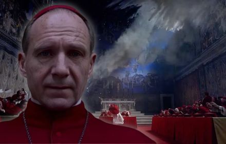 Sinds het overlijden van Paus Franciscus op 21 april is de film Conclave ineens trending.