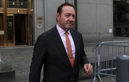 Kevin Spacey bij rechtszaal