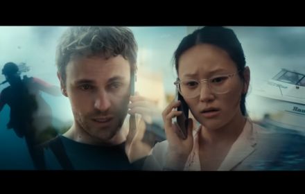 In The Survivors, de nieuwe miniserie van Netflix, keert Kieran Elliott (Charlie Vickers) terug naar zijn geboortedorp in Tasmanië.