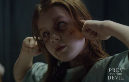 Een scene uit Prey for the Devill.