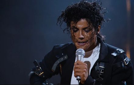 Jaafar Jackson als 'Michael' 